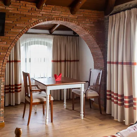 Restaurant Emblema Petrelë