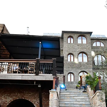 Restaurant Emblema 3* Petrelë