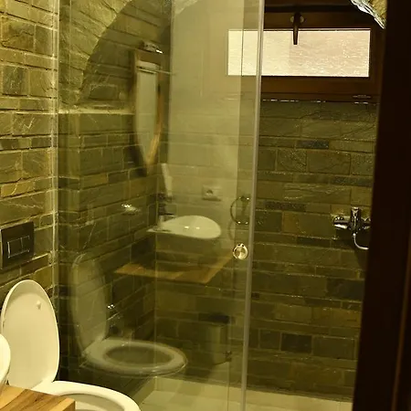 Hotel Restaurant Emblema Petrele