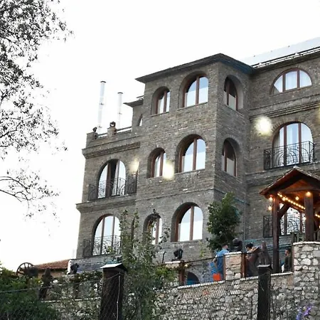 ホテル Restaurant Emblema Petrelë