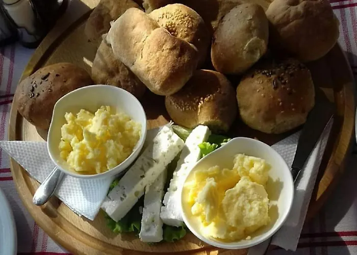 Restaurant Emblema 3* Petrele