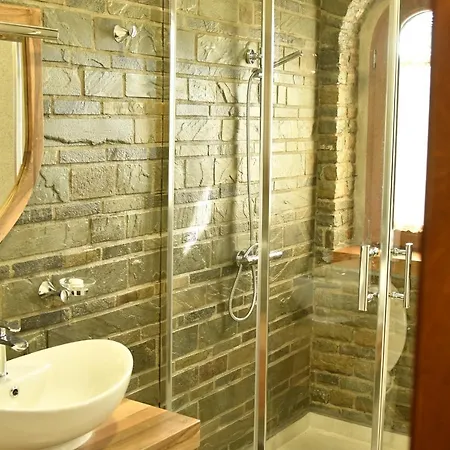 Szálloda Restaurant Emblema 3*