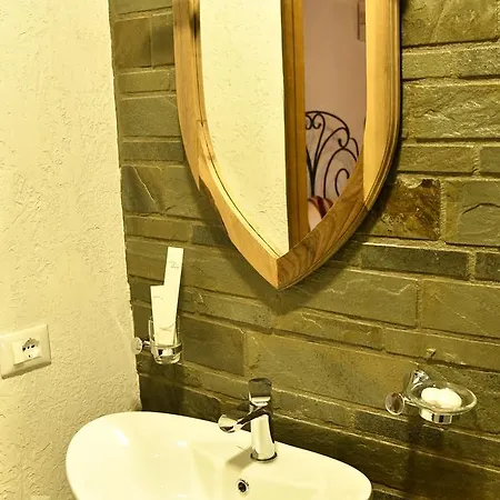 Restaurant Emblema Petrelë