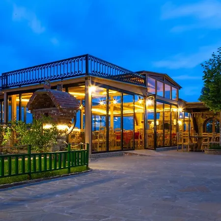 Restaurant Emblema Petrelë