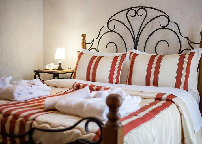 Hotel Restaurant Emblema Petrele