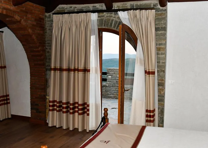 Restaurant Emblema 3* Petrele